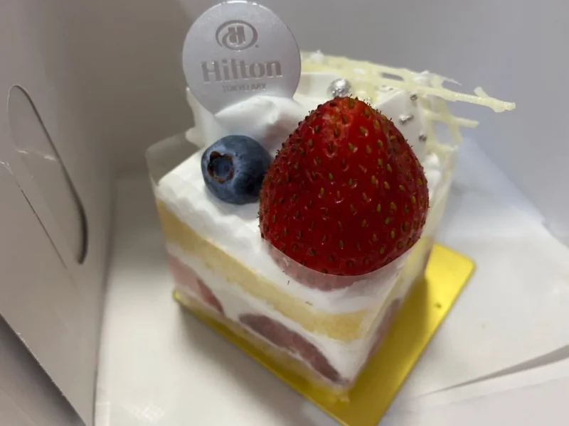 ヒルトンで購入したショートケーキ