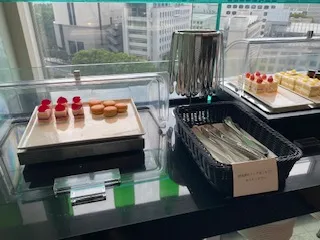 ケーキ・マカロン