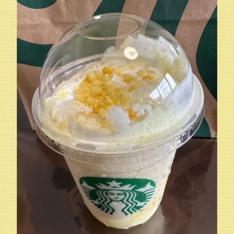 スタバの飲み物　瀬戸内レモンケーキ フラペチーノ